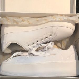 White platform canvas sneakers